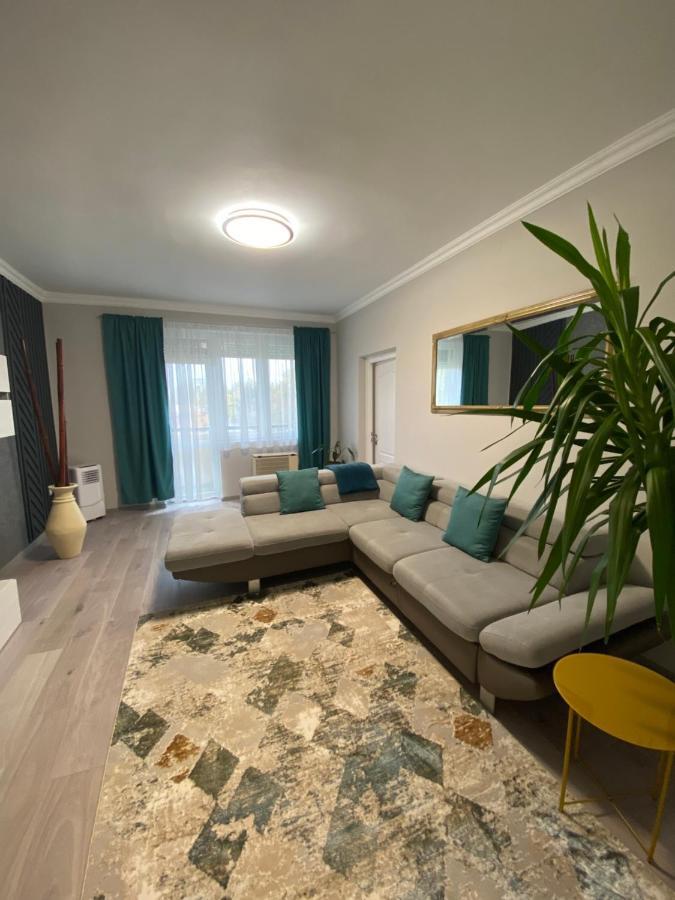 Oliaparman Apartment Eger Luaran gambar