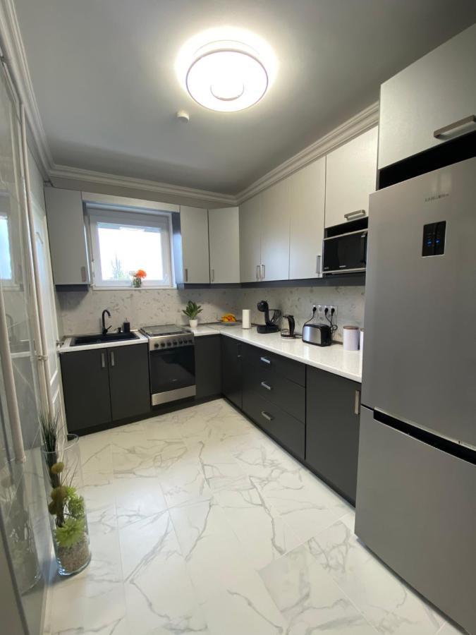 Oliaparman Apartment Eger Luaran gambar