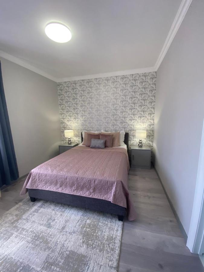 Oliaparman Apartment Eger Luaran gambar