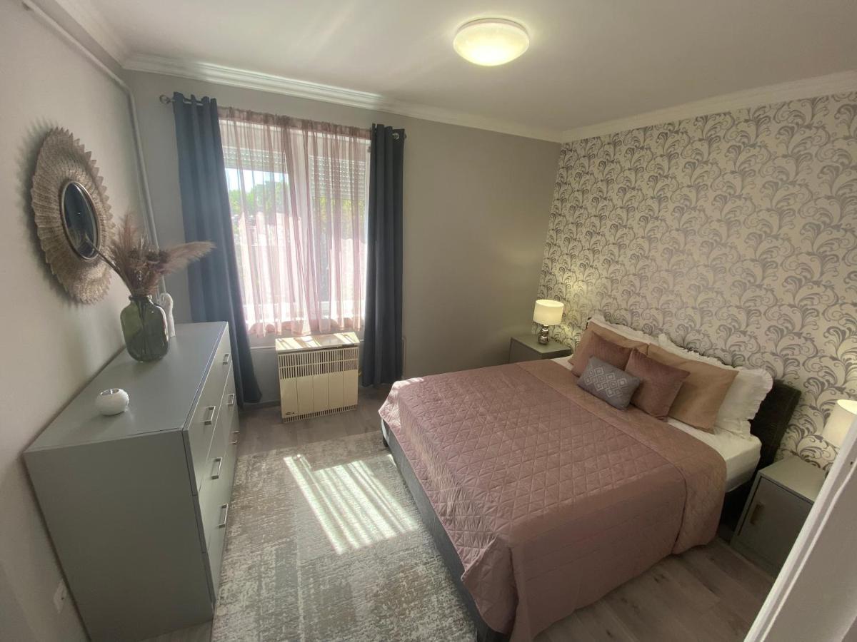 Oliaparman Apartment Eger Luaran gambar